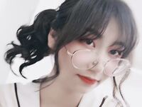 偷翻女同学手机相册里的所有自拍