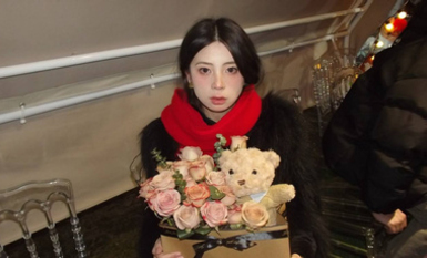 極品網紅臉巨乳女神,膚白皮嫩表情淫盪,性愛多影圖流出